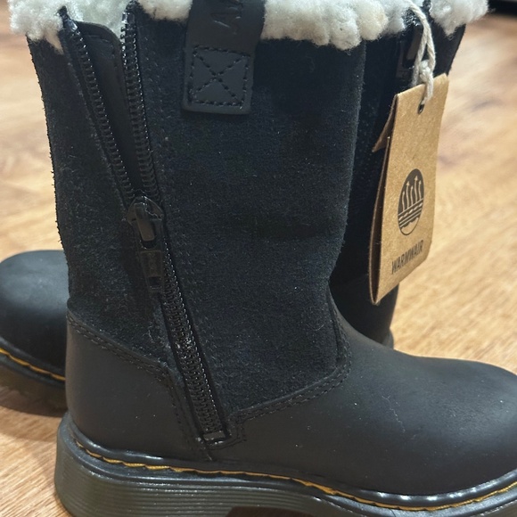 Girls Dr Martens Juney boots - Picture 7 of 8